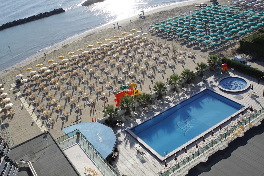 Club Esse Mediterraneo Montesilvano Marina Exterior foto